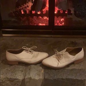 Frye pointy toe lace up oxfords